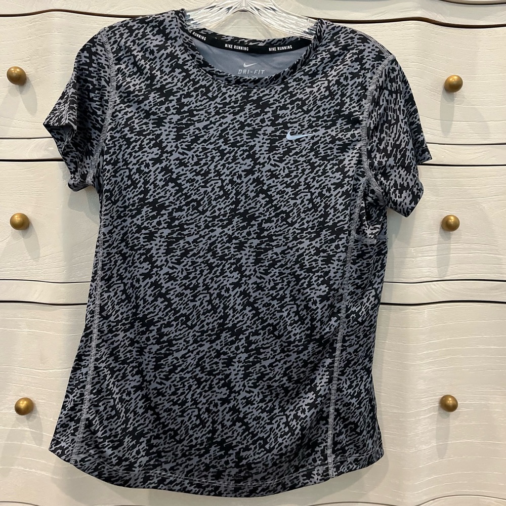 Nike Dri-Fit Running Tee Size Medium